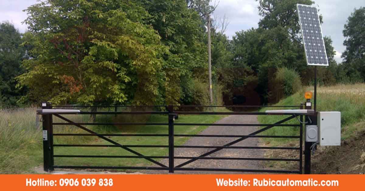 Cong-tu-dong-su-dung-nang-luong-mat-troi-Xu-huong-moi-cho-ngoi-nha-hien-dai